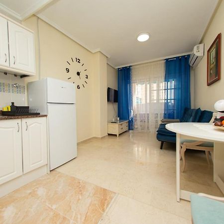 Студия На Белоснежном Пляже Los Locos Torrevieja Exteriér fotografie