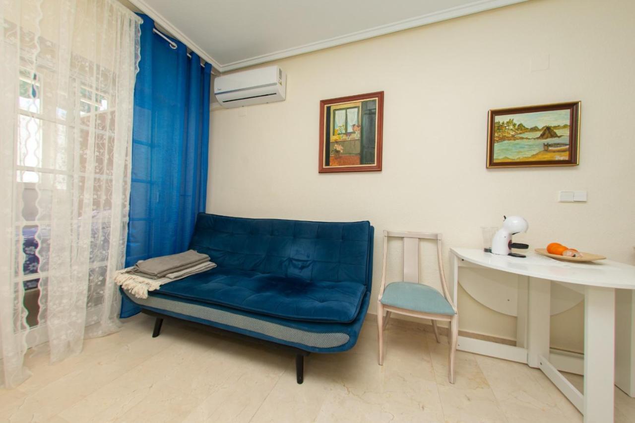 Студия На Белоснежном Пляже Los Locos Torrevieja Exteriér fotografie