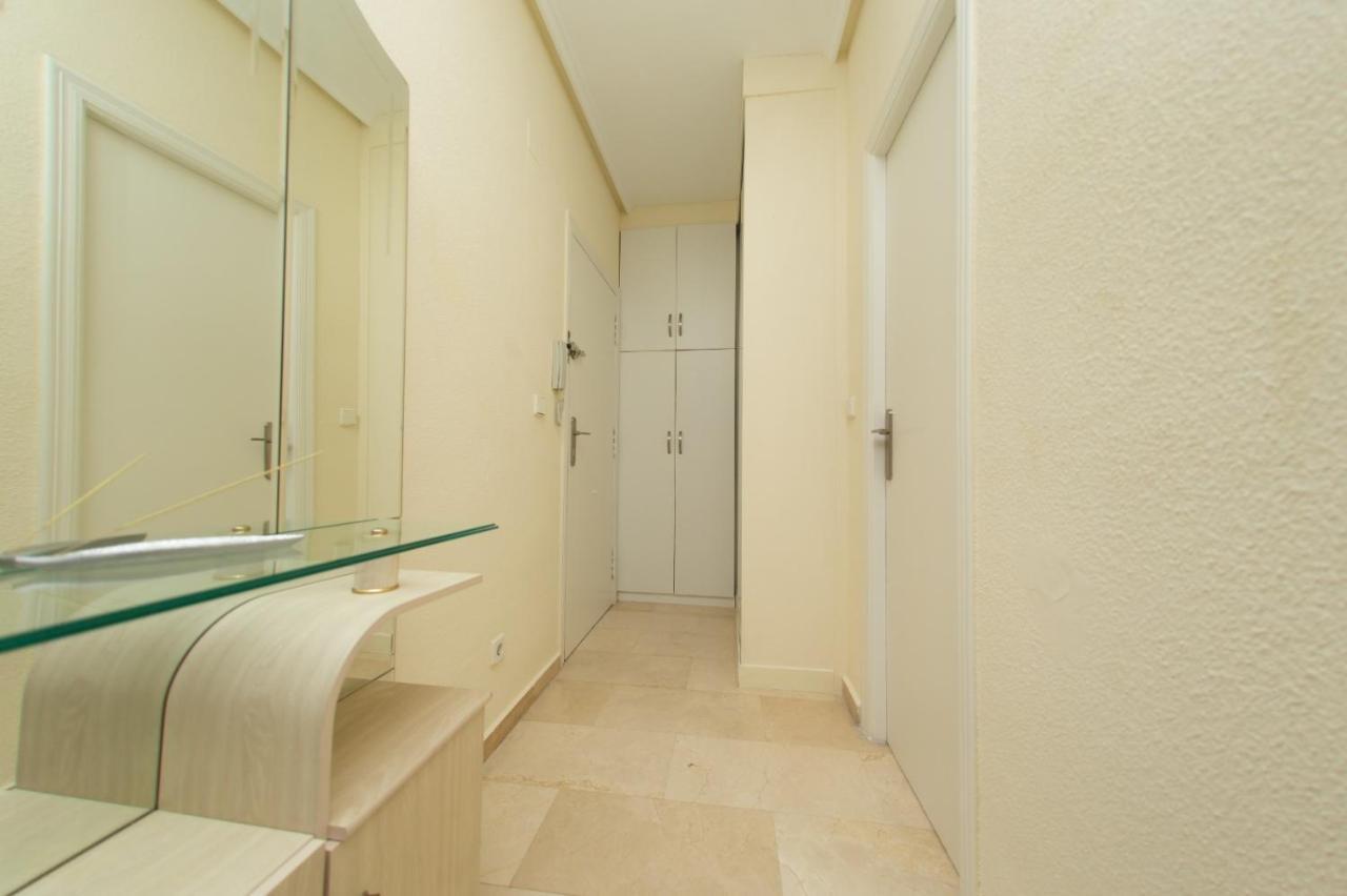 Студия На Белоснежном Пляже Los Locos Torrevieja Exteriér fotografie